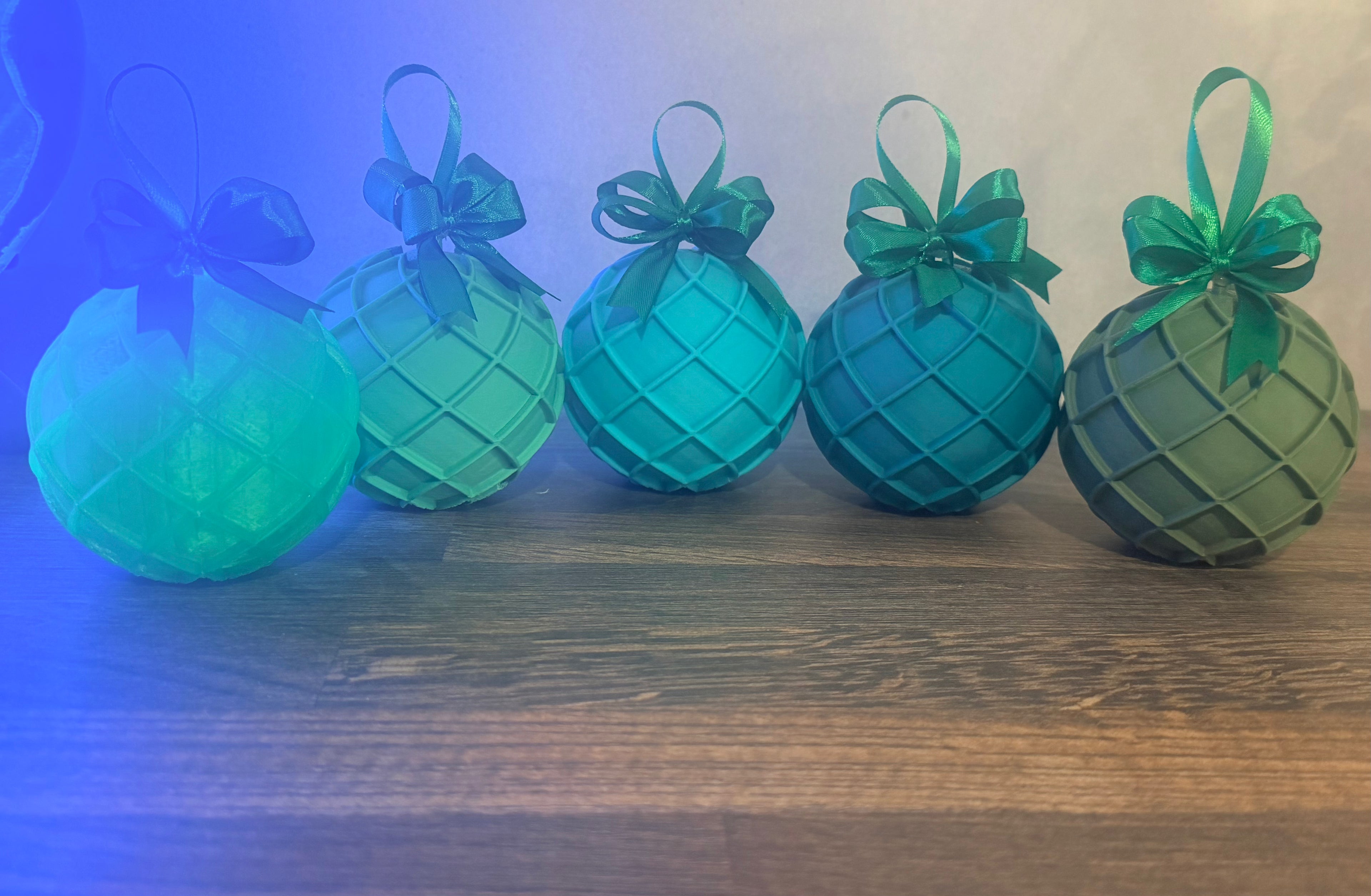 Ziemassvētku eglīšu bumbas